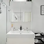 Apartment River View 1br With Amazing Rooftop Pool And Parking
