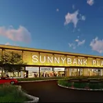 2 Bedroom Apartment Balcony Close To All Hotspots