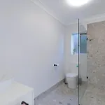 Apartment Spacious 3-bed Coorparoo Brisbane