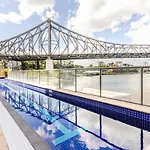 River View Apt With Pool, Carpark & Gym