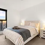 Amazing 2bed-2bath-1car-balcony-views - Cbd Apartment