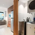 Apartment Sky Tower Elegance Balcony Gym Pool And Cbd Access Brisbane