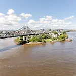 Apartment River View With Pool, Carpark & Gym Brisbane