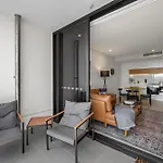 River View 1br With Amazing Rooftop Pool And Parking Apartment Brisbane