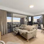 Amazing 2bed-2bath-1car-balcony-views - Cbd Apartment