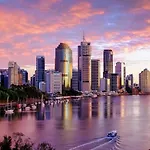 Apartment Sky - Cbd 2br With Stunning Views, Pool And Gym