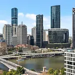 Stunning City And River Views Apt With Parking