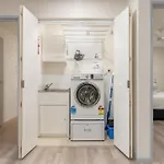 Best Location 2-Bed With Gym Pool 7-Min From Cbd