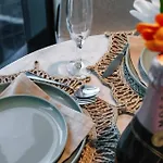 Sky Tower Elegance Balcony Gym Pool And Cbd Access * Brisbane