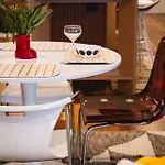 Stylish Twin Q Beds Sleep 4 Budget Friendly * Brisbane