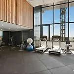 Apartment Sky Tower Elegance Balcony Gym Pool And Cbd Access