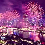 Sky Tower Elegance Balcony Gym Pool And Cbd Access