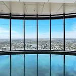 Sky Tower Elegance Balcony Gym Pool And Cbd Access Apartment *