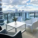 Stylish Twin Q Beds Sleep 4 Budget Friendly * Brisbane