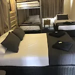 Kingsford Riverside Inn