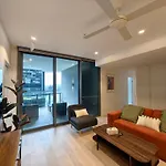 Queen\'S Wharf Apartments