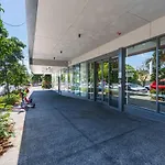 Stylish City View Retreat 2B2B With Free Parking