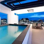 Poolside At 28 Luxe Newstead Work-relax-play Apartment Brisbane