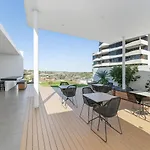 Apartment Poolside At 28 Luxe Newstead Work-relax-play Brisbane