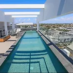 Poolside At 28 Luxe Newstead Work-relax-play * Brisbane