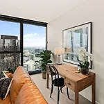 Apartment Luxe Living In The Sky *