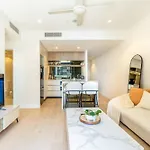 Queens Wharf City Charm W/ Balcony Views - Lv 15