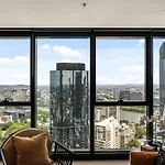 Apartment Luxe Living In The Sky *