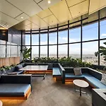 Apartment Luxe Living In The Sky *