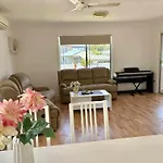 Welcome To Your Leafy Retreat In Graceville!