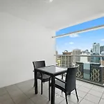 Location! Centre! Whole Apartment!
