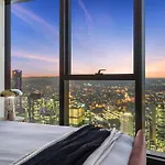 Skytower - 81st Floor, & River Views, Free Car Parking