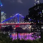 Mid-century Luxe - Story Bridge & River Views