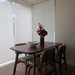 Mid-century Luxe - Story Bridge & River Views Apartment