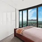 Skytower - 81st Floor, & River Views, Free Car Parking Apartment *
