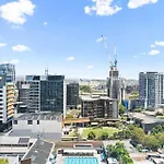 Mosaic Vista - Skyline Views Above Fashion Precinct Apartment *