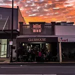Stylish 2Bdr Nundah Stay With Golden Sunsets