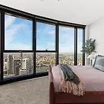 Skytower - 81st Floor, & River Views, Free Car Parking Apartment *