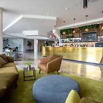 Eatons Hill Hotel