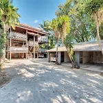 Anville Court Apartment *