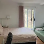 Homestay Uq Master For 3 People With Back Yard U2 Brisbane