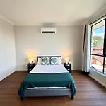 Coopers Plains Retreat Maple Share House