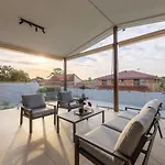 Sunnybank Hills Retreat 4Br Home With Pool And Backyard