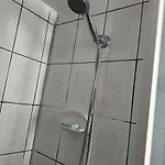 Uq Master For 3 People With Back Yard U2 Brisbane