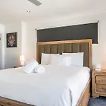 East Village Collective Poolside Urban Ease 15 Min To Airport Apartment *