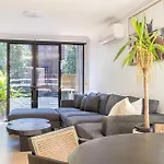 East Village Collective Poolside Urban Ease 15 Min To Airport Apartment
