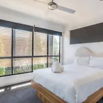 East Village Collective Poolside Urban Ease 15 Min To Airport Apartment *