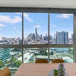 Mosaic Vista - Skyline Views Above Fashion Precinct Brisbane