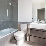 Apartment East Village Collective Poolside Urban Ease 15 Min To Airport *