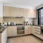 Apartment East Village Collective Poolside Urban Ease 15 Min To Airport Brisbane