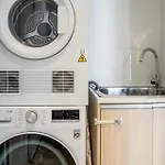 Apartment East Village Collective Poolside Urban Ease 15 Min To Airport Brisbane